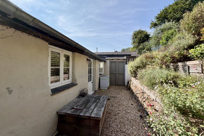 Rose Cottage, Gweek, Cornwall, TR12 6UA 2