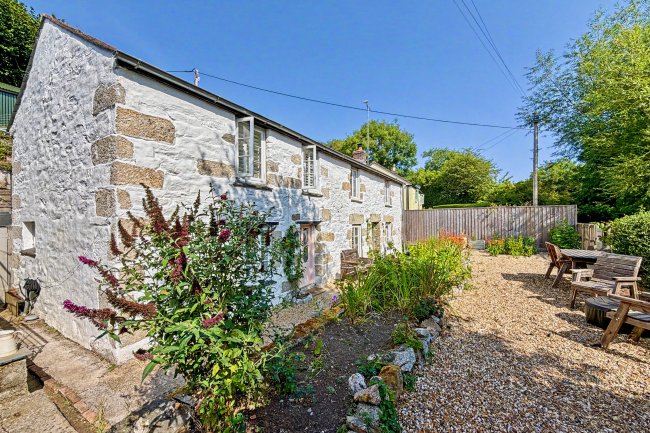 Rose Cottage, Gweek, Cornwall, TR12 6UA 2
