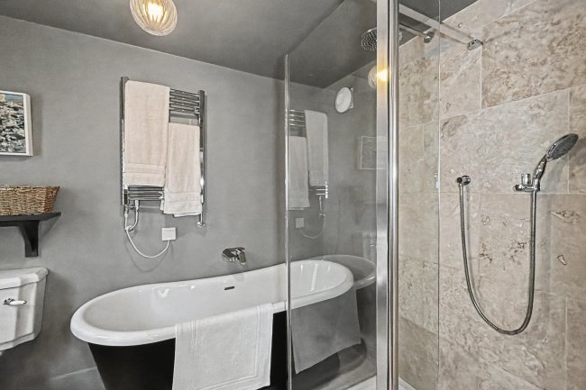 Rose Cottage, Gweek, Cornwall, TR12 6UA 2