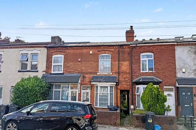 42 Winnie Road, Selly Oak, Birmingham B29 6JX 2