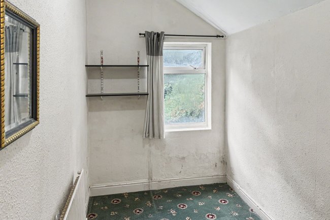 42 Winnie Road, Selly Oak, Birmingham B29 6JX 2
