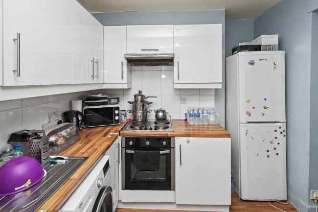 207A Church Street, Edmonton, London, N9 9HL 8