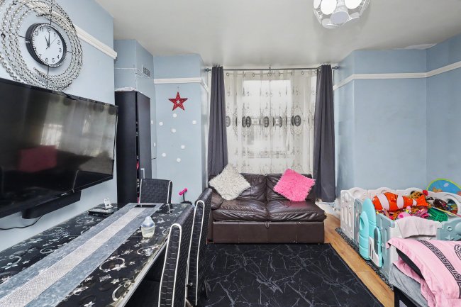 207A Church Street, Edmonton, London, N9 9HL 8