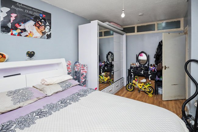 207A Church Street, Edmonton, London, N9 9HL 8