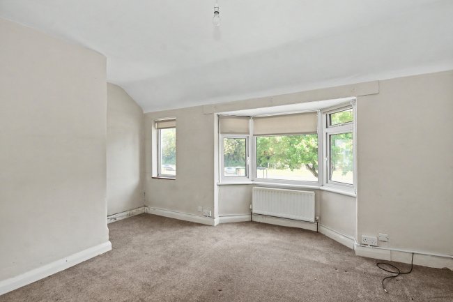 146 Denham Way, Maple Cross, Rickmansworth, Hertfordshire, WD3 9SP 4