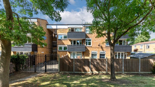 19 Redwing Path, Thamesmead, London, SE28 0DL 3