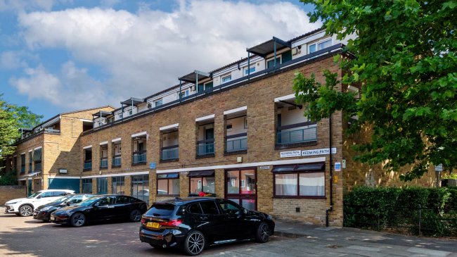 19 Redwing Path, Thamesmead, London, SE28 0DL 3