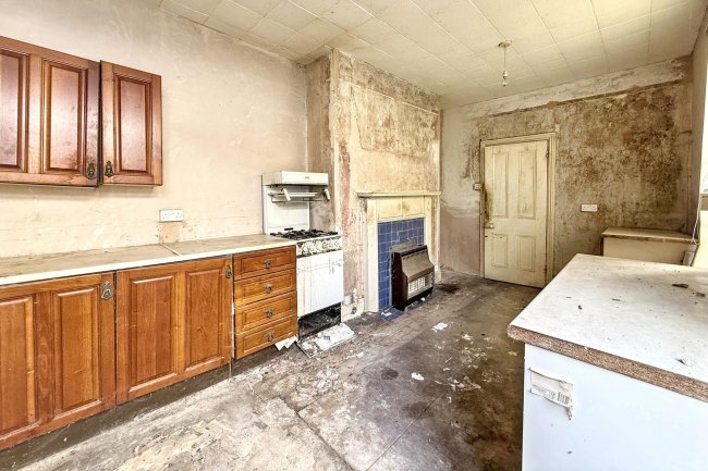 33 Westbourne Road, Plymouth PL3 4LH 2