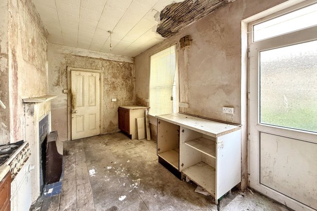 33 Westbourne Road, Plymouth PL3 4LH 2