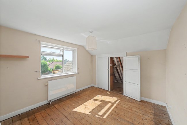 35 Crombie Road, Sidcup, DA15 8AT 3