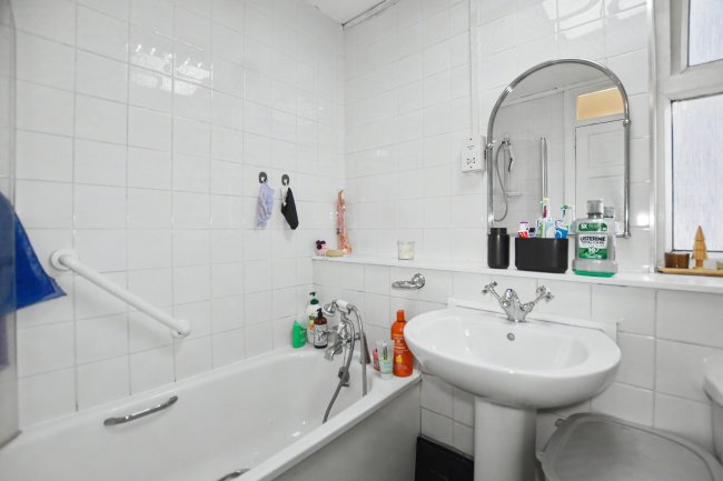 43 Becton Place, Erith, DA8 1JT 2