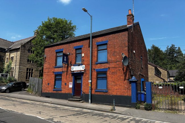 Lancashire Ward Club, 28 Stamford Street, Stalybridge SK15 1JZ 1