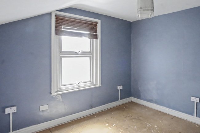 6c Birkbeck Avenue, Acton, London W3 6HX 7