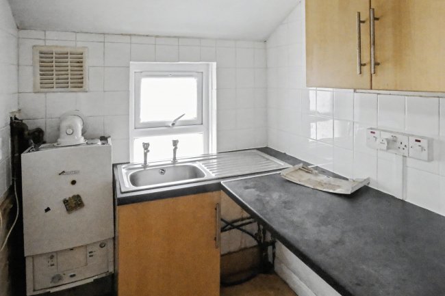 6c Birkbeck Avenue, Acton, London W3 6HX 7