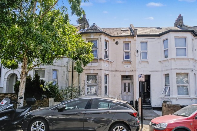 6c Birkbeck Avenue, Acton, London W3 6HX 7