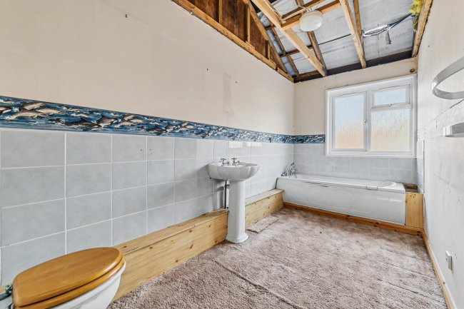 31 Sandhurst Close, Royal Tunbridge Wells, Kent, TN2 3ST 7