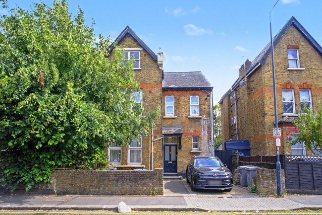 37c Craven Park, Harlesden, London, NW10 8ST 1