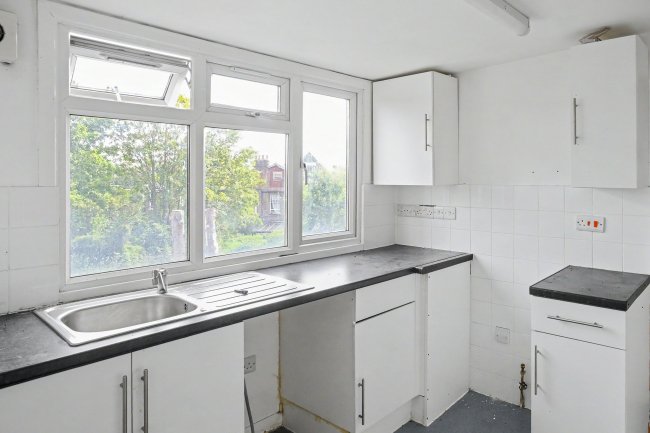 37c Craven Park, Harlesden, London, NW10 8ST 1