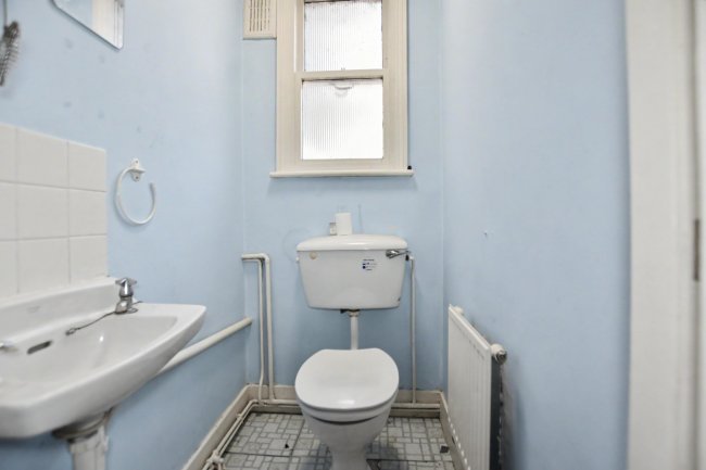 Flat B, 54 Mount Pleasant Road, Hither Green, London, SE13 6RQ 10