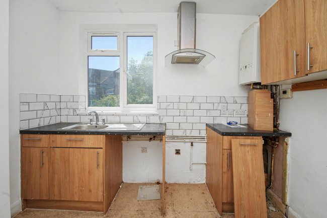 Flat B, 30 Gibbon Road, Nunhead, London, SE15 2AS 8