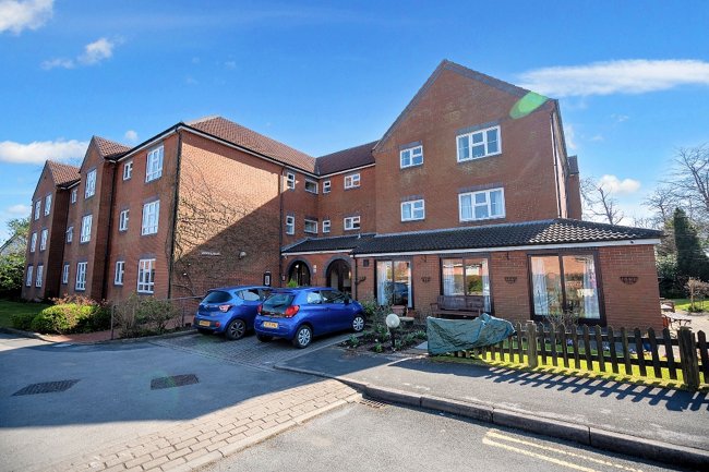 Flat 2 Woodlands, The Spinney, Leeds, LS17 6TQ 7