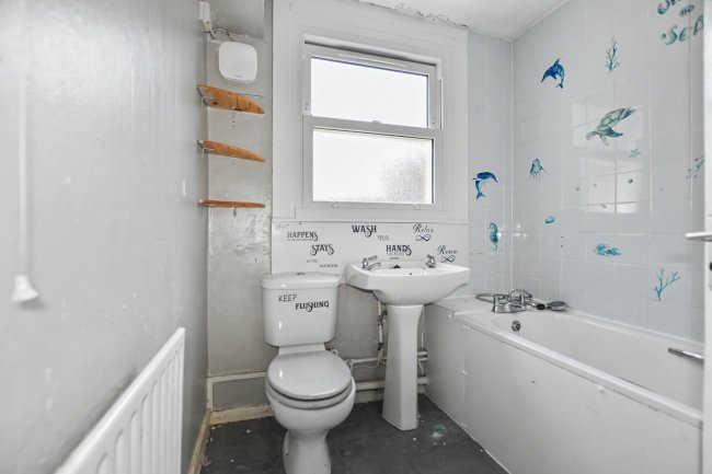 Flat A, 61 Sundorne Road, Charlton, London, SE7 7PR 8