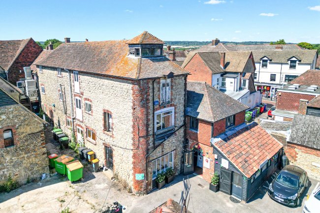 Swan Mill, 10a Swan Street, West Malling, ME19 6LP 9