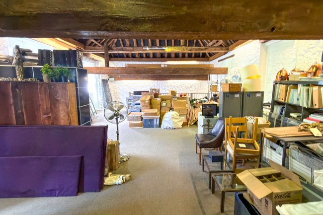 Tutt Antiques, Angel Street, Petworth, GU28 0BQ 4