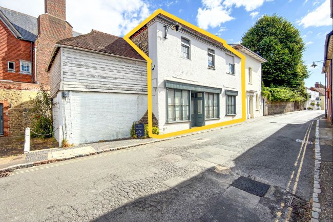 Tutt Antiques, Angel Street, Petworth, GU28 0BQ 4