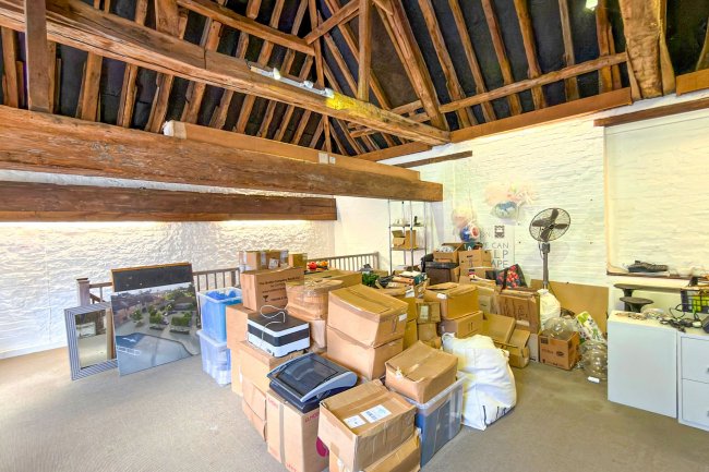 Tutt Antiques, Angel Street, Petworth, GU28 0BQ 4