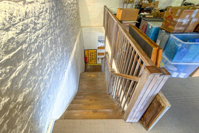 Tutt Antiques, Angel Street, Petworth, GU28 0BQ 4
