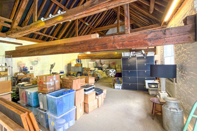 Tutt Antiques, Angel Street, Petworth, GU28 0BQ 4