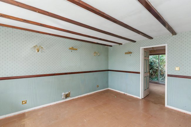 68 Loughshaw, Wilnecote, Tamworth B77 4LZ 6
