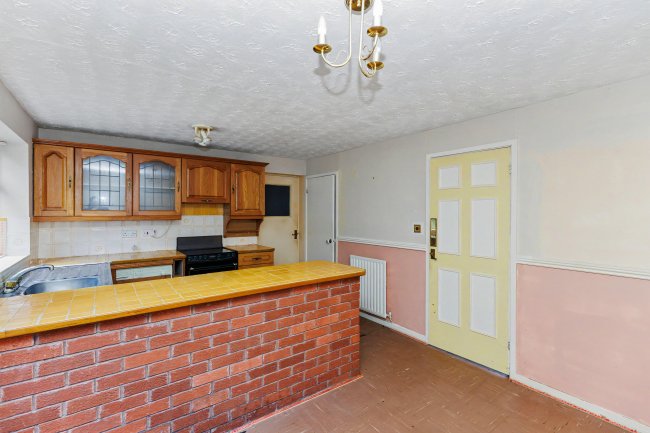 68 Loughshaw, Wilnecote, Tamworth B77 4LZ 6