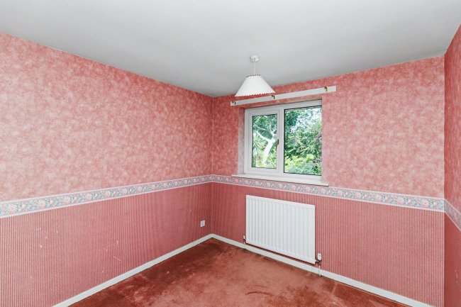 68 Loughshaw, Wilnecote, Tamworth B77 4LZ 6