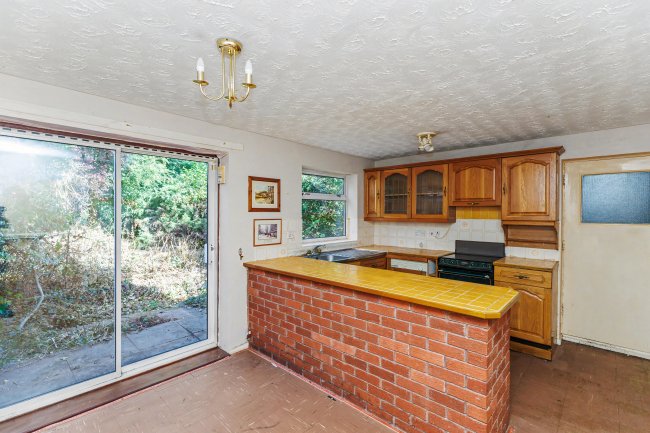68 Loughshaw, Wilnecote, Tamworth B77 4LZ 6