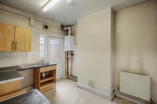 Ground Floor Flat, 53 Carnarvon Road, Leyton, E10 6DW 7
