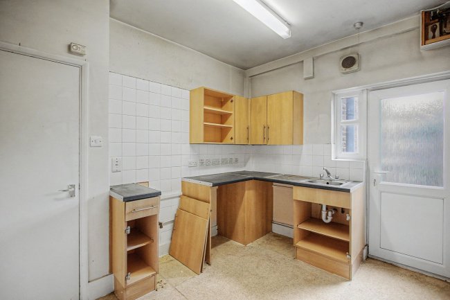 Ground Floor Flat, 53 Carnarvon Road, Leyton, E10 6DW 7
