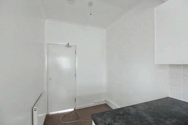 25 Stevenage Road, East Ham, London E6 2AU 8