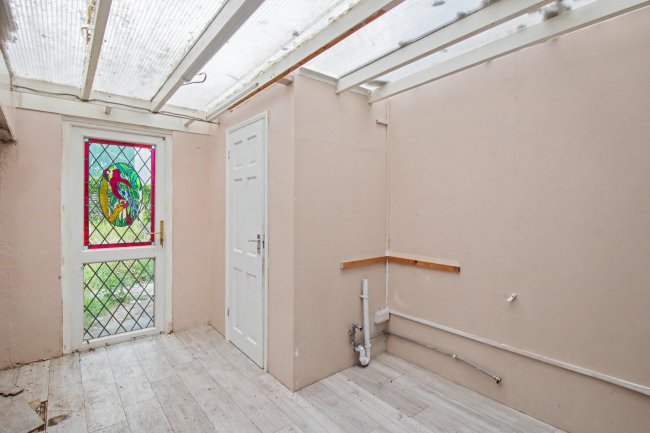 25 Stevenage Road, East Ham, London E6 2AU 8