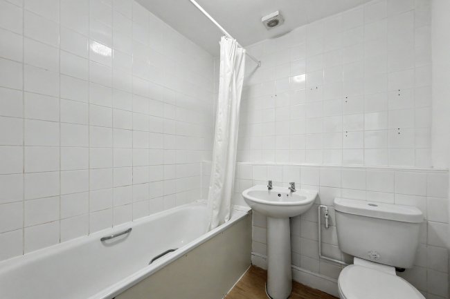 37G St Julians Road, London NW6 7LB 2
