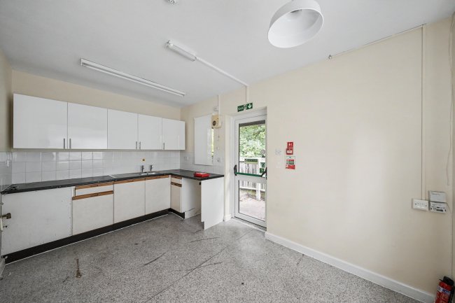 River House, 70 Junction Road, Andover SP10 3QX 3