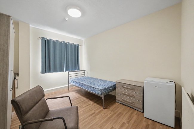 River House, 70 Junction Road, Andover SP10 3QX 3