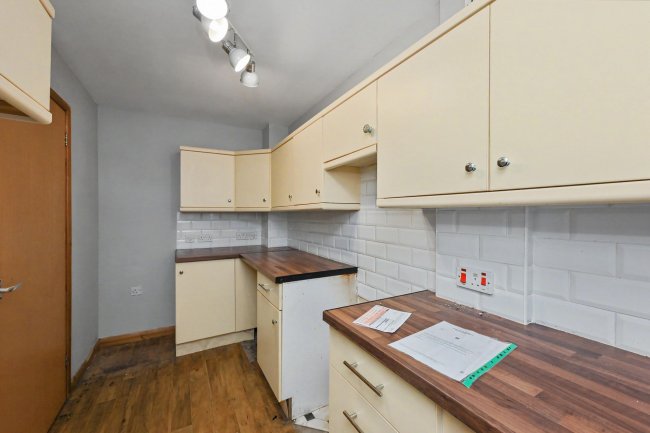 10 Campbell Close, Harlow CM17 9EW 4