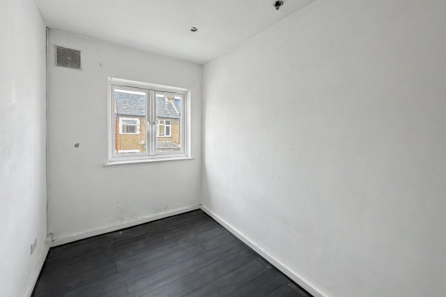 First Floor Flat, 44 Ripley Road, London E16 3EA 5