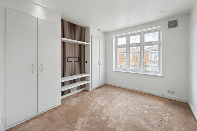 First Floor Flat, 44 Ripley Road, London E16 3EA 5
