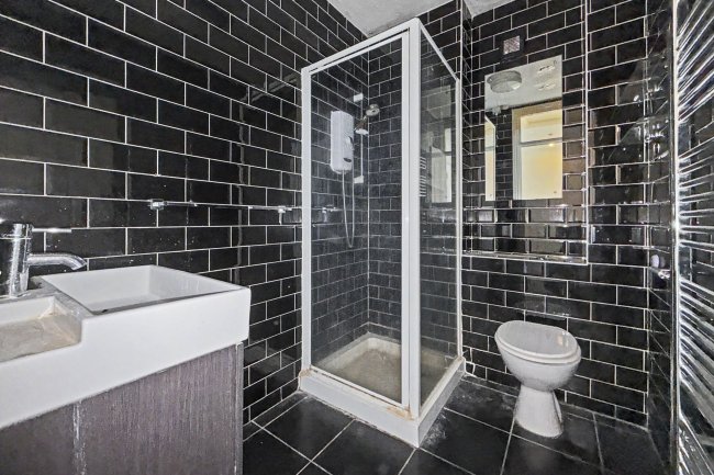 First Floor Flat, 44 Ripley Road, London E16 3EA 5