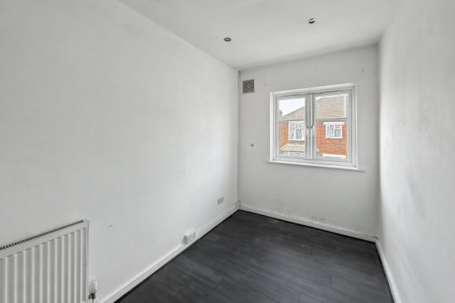 First Floor Flat, 44 Ripley Road, London E16 3EA 5