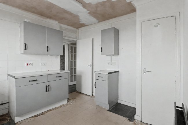 27 East Weare Road, Portland, Dorset, DT5 1ES 6