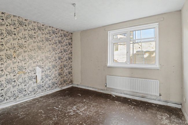 27 East Weare Road, Portland, Dorset, DT5 1ES 6